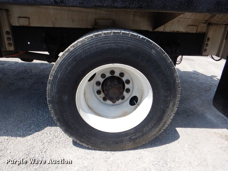 image for item DK5679 2009 International 4300  tank truck