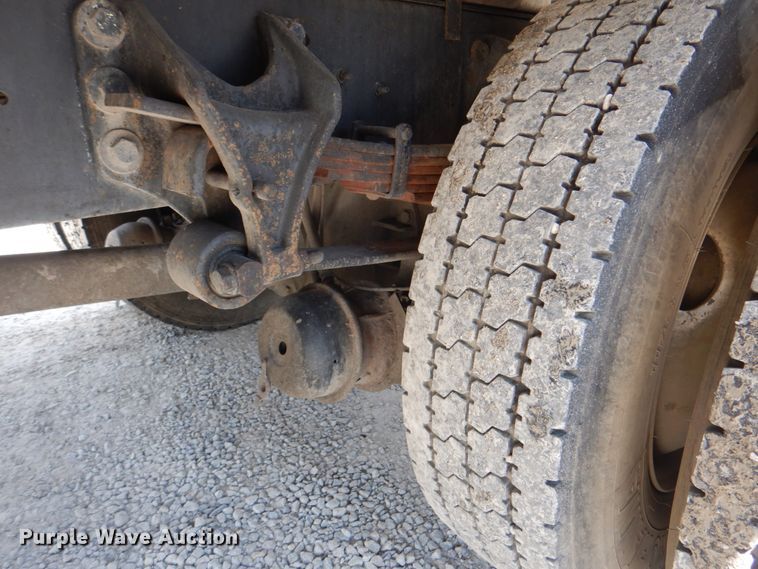 image for item DK5679 2009 International 4300  tank truck