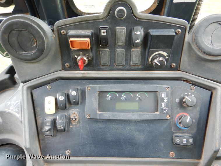 image for item DK5686 2010 John Deere 310SJ  backhoe