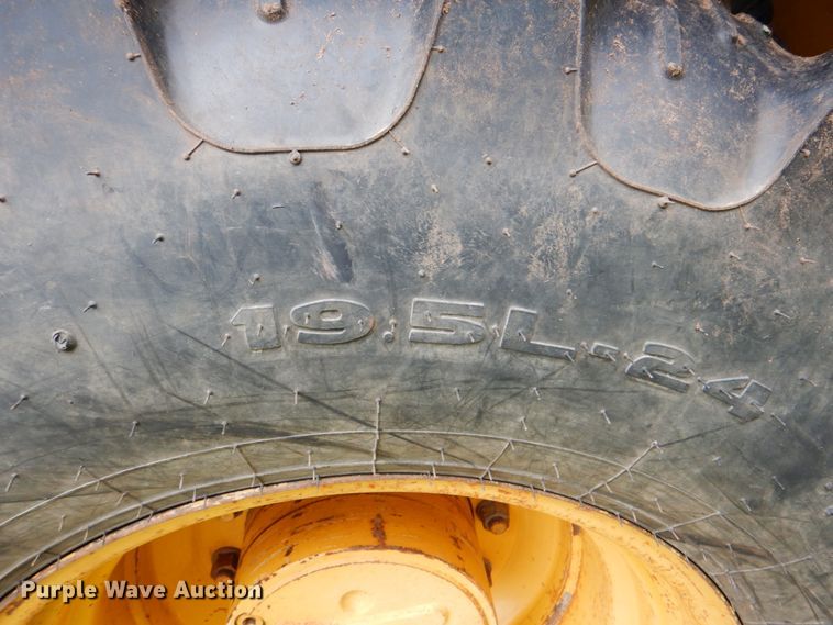 image for item DK5686 2010 John Deere 310SJ  backhoe