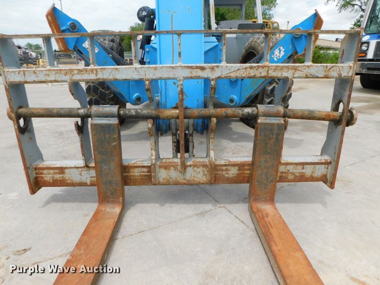 image for item DK8544 2007 Genie GTH1056  telehandler