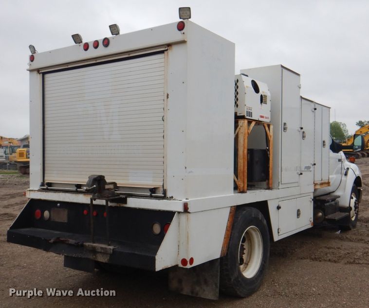 image for item DL0039 2012 Ford F750 XL  lube truck