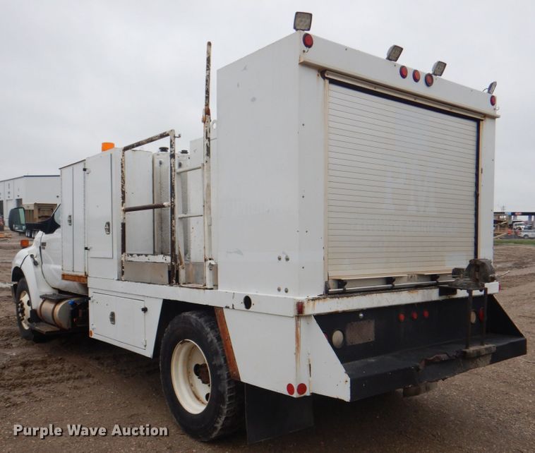 image for item DL0039 2012 Ford F750 XL  lube truck
