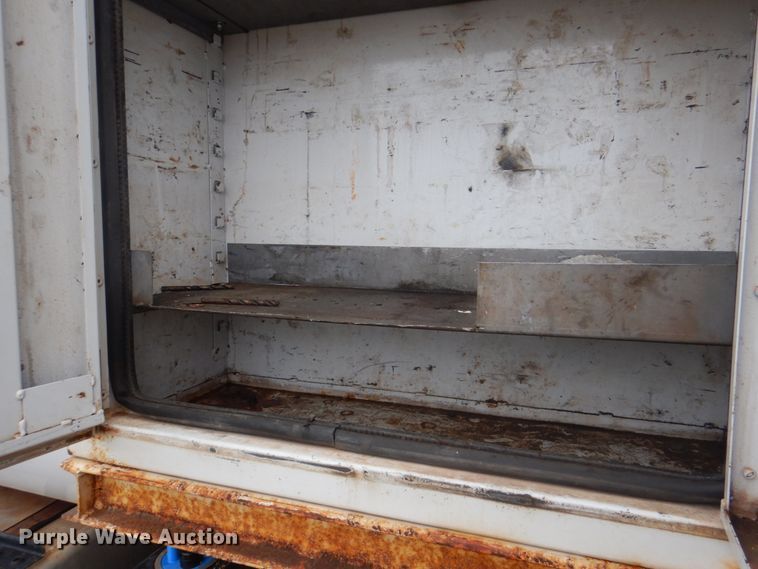 image for item DL0039 2012 Ford F750 XL  lube truck