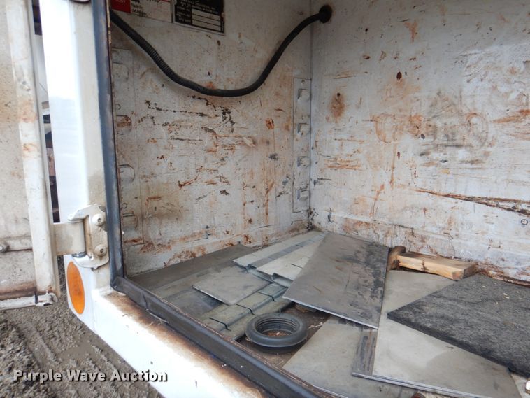 image for item DL0039 2012 Ford F750 XL  lube truck