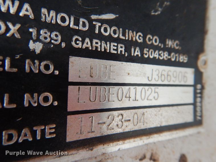 image for item DL0039 2012 Ford F750 XL  lube truck