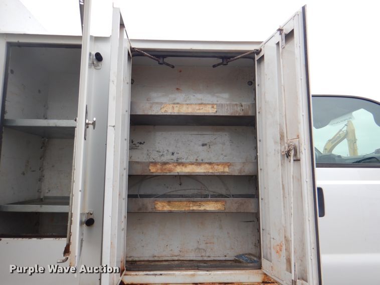 image for item DL0039 2012 Ford F750 XL  lube truck