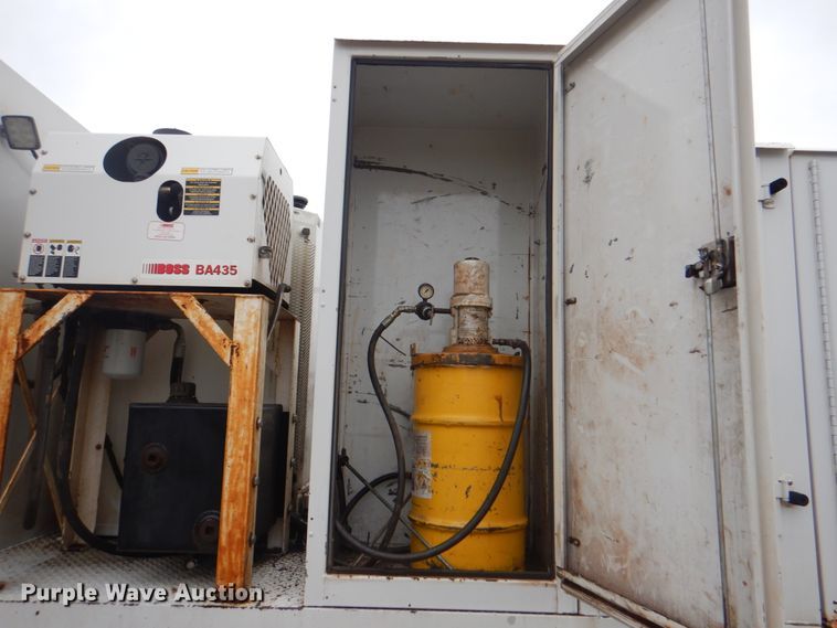 image for item DL0039 2012 Ford F750 XL  lube truck