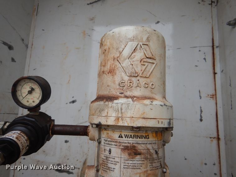 image for item DL0039 2012 Ford F750 XL  lube truck