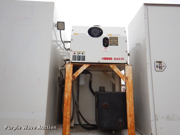 image for item DL0039 2012 Ford F750 XL  lube truck