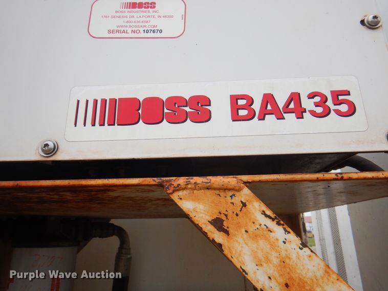 image for item DL0039 2012 Ford F750 XL  lube truck