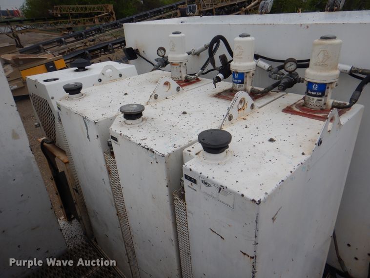 image for item DL0039 2012 Ford F750 XL  lube truck