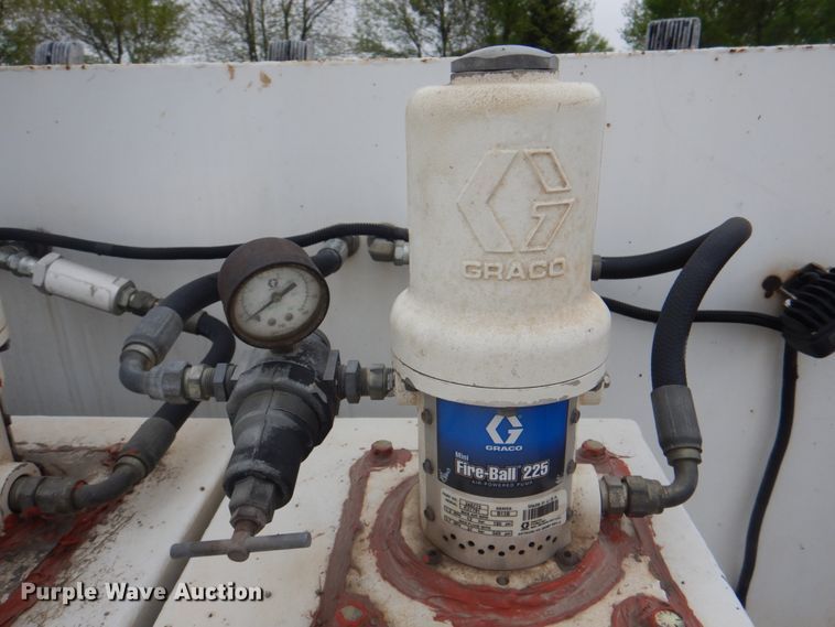 image for item DL0039 2012 Ford F750 XL  lube truck