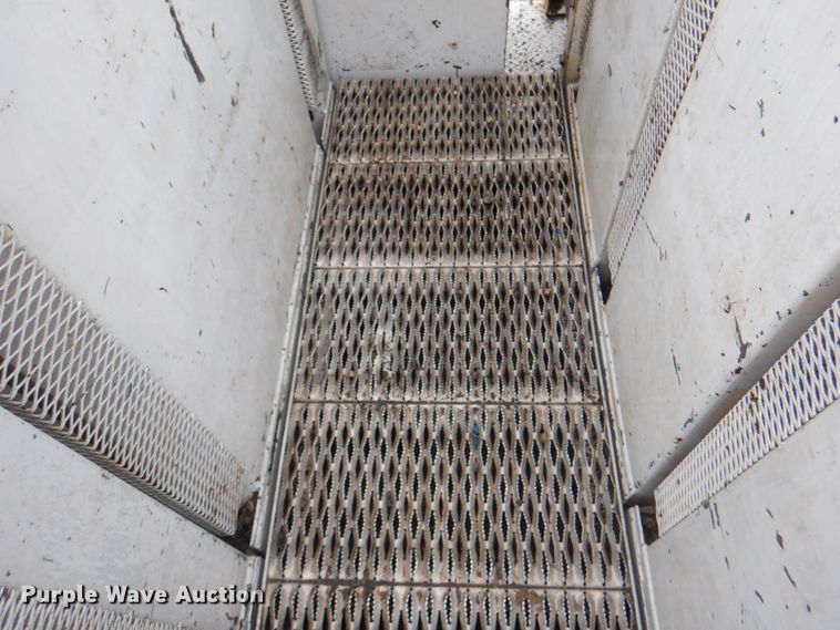 image for item DL0039 2012 Ford F750 XL  lube truck