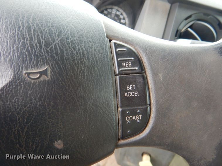 image for item DL0039 2012 Ford F750 XL  lube truck