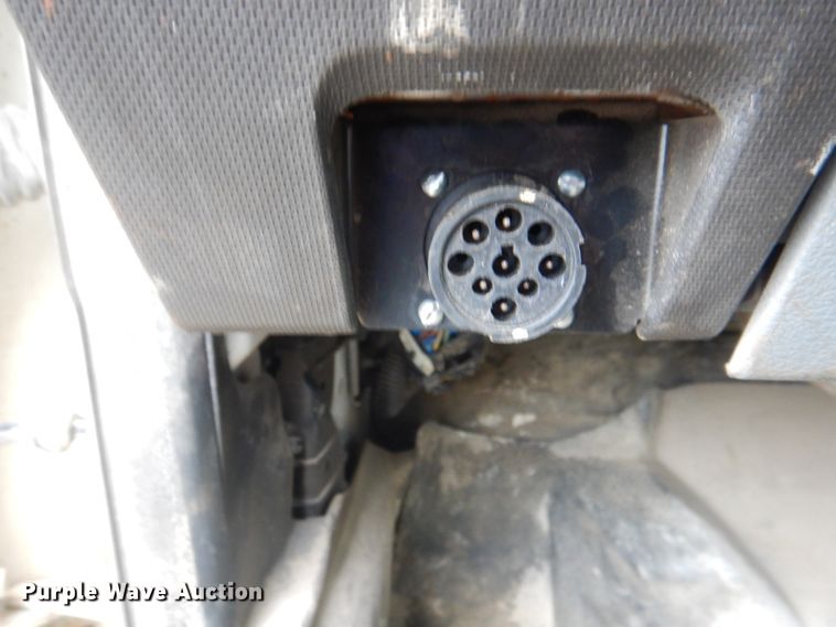 image for item DL0039 2012 Ford F750 XL  lube truck