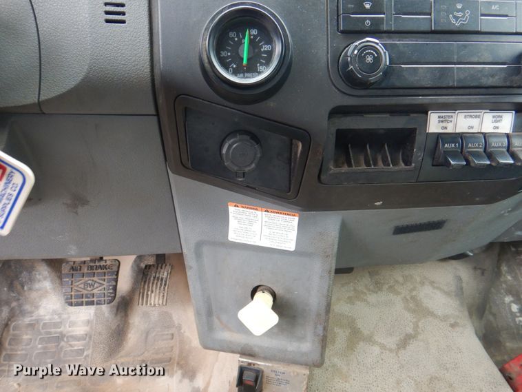 image for item DL0039 2012 Ford F750 XL  lube truck