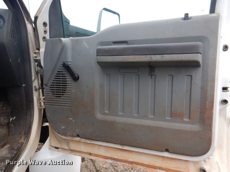 image for item DL0039 2012 Ford F750 XL  lube truck