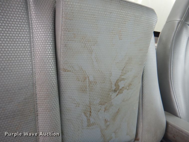 image for item DL0039 2012 Ford F750 XL  lube truck