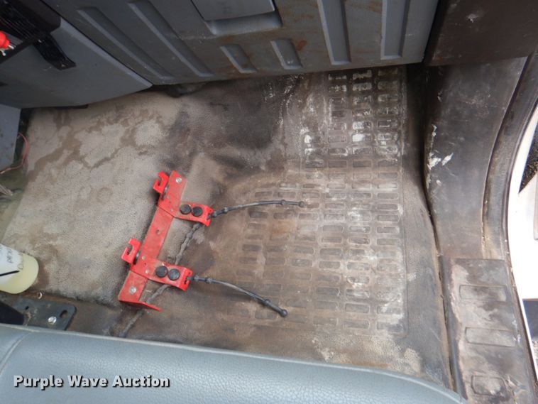 image for item DL0039 2012 Ford F750 XL  lube truck