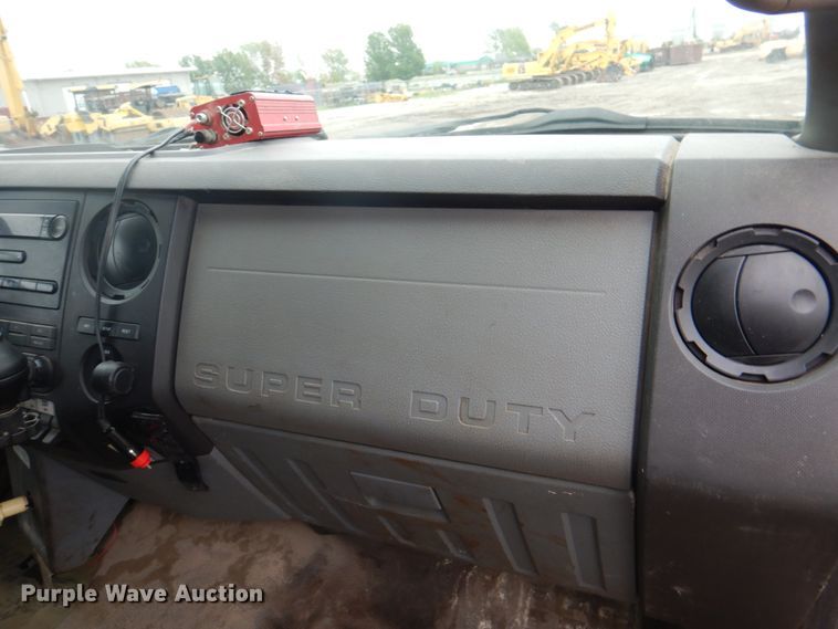 image for item DL0039 2012 Ford F750 XL  lube truck