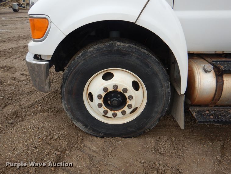 image for item DL0039 2012 Ford F750 XL  lube truck