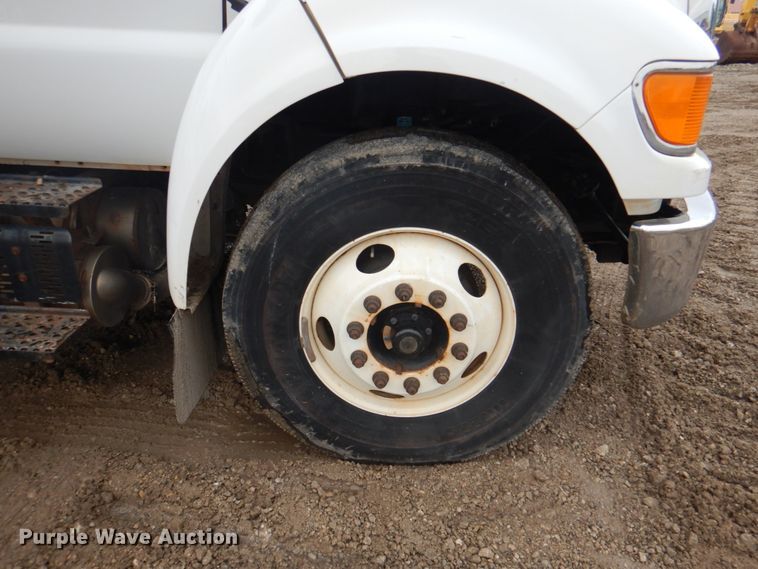 image for item DL0039 2012 Ford F750 XL  lube truck