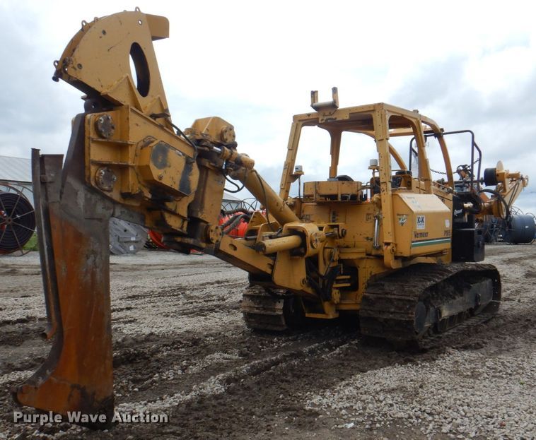 image for item DL0045 1998 Vermeer P185  cable plow