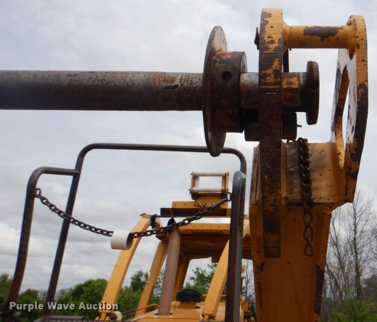 image for item DL0045 1998 Vermeer P185  cable plow