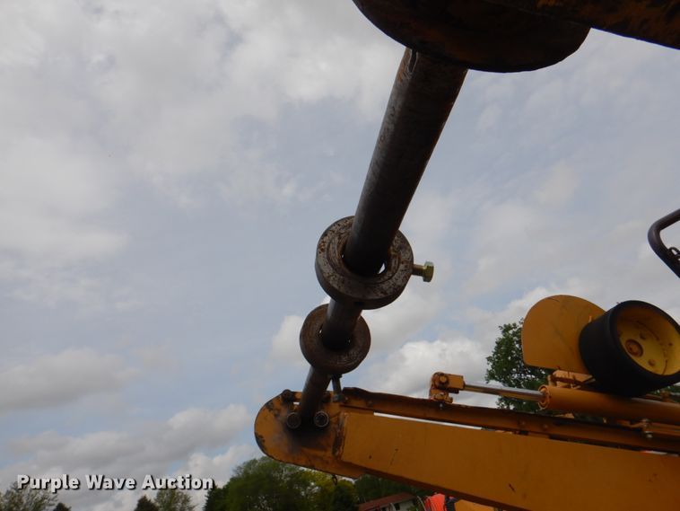 image for item DL0045 1998 Vermeer P185  cable plow