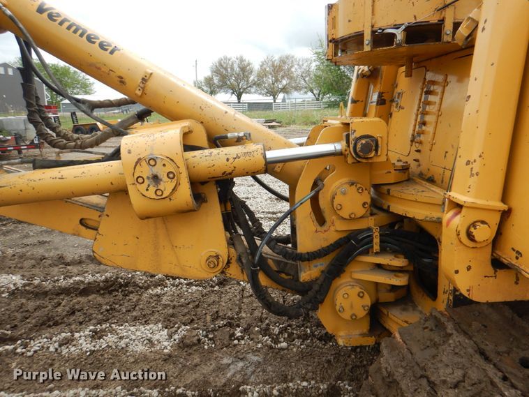 image for item DL0045 1998 Vermeer P185  cable plow