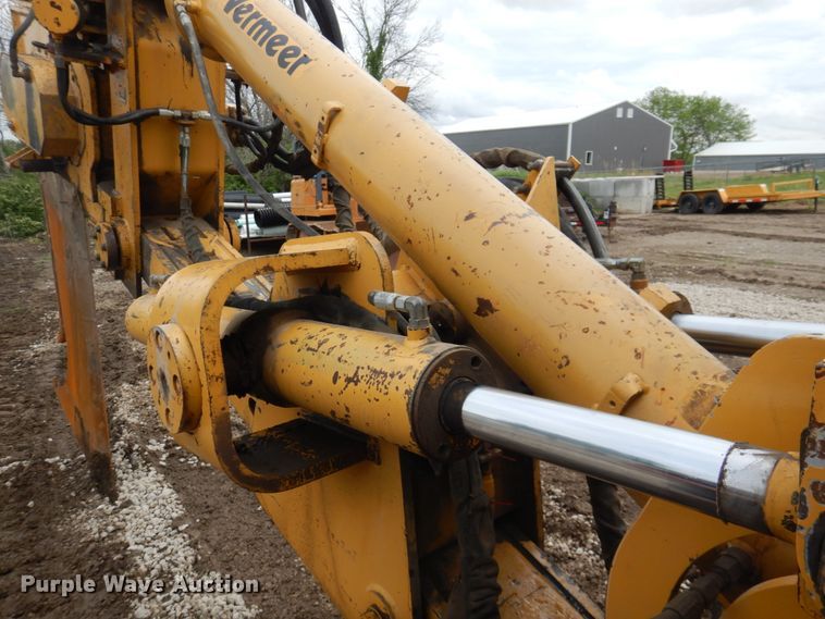 image for item DL0045 1998 Vermeer P185  cable plow