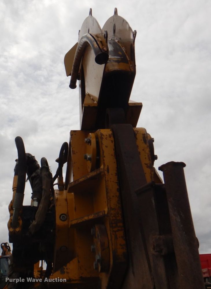 image for item DL0045 1998 Vermeer P185  cable plow