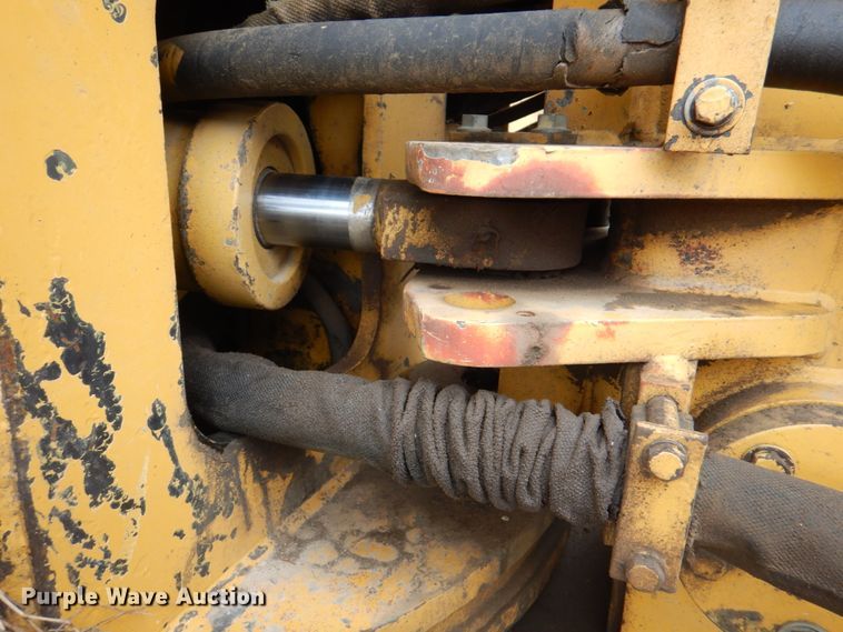 image for item DL0045 1998 Vermeer P185  cable plow