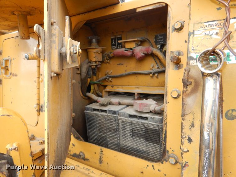 image for item DL0045 1998 Vermeer P185  cable plow