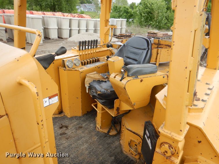 image for item DL0045 1998 Vermeer P185  cable plow