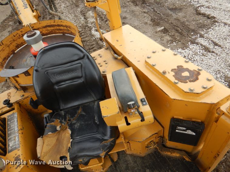 image for item DL0045 1998 Vermeer P185  cable plow