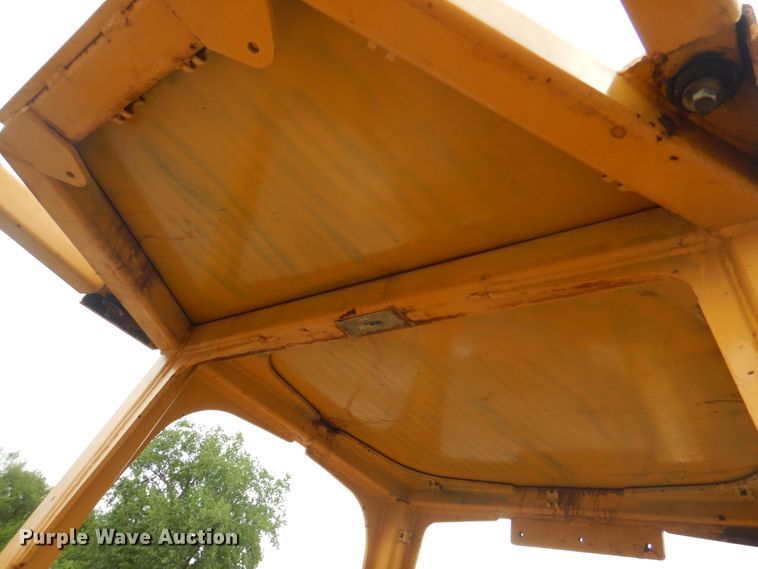 image for item DL0045 1998 Vermeer P185  cable plow