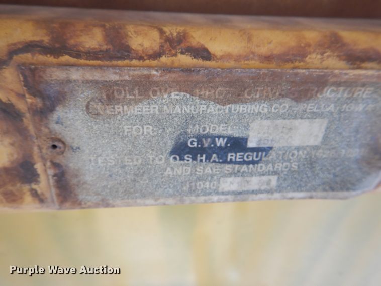 image for item DL0045 1998 Vermeer P185  cable plow