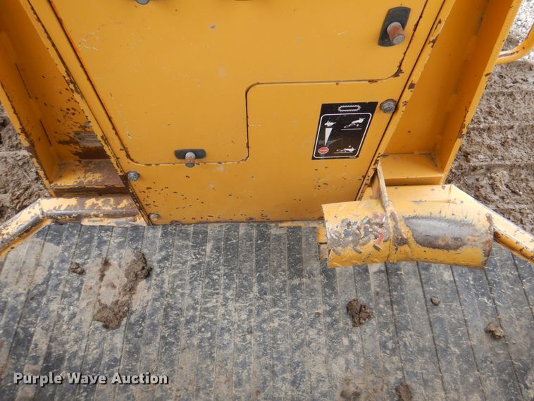 image for item DL0045 1998 Vermeer P185  cable plow