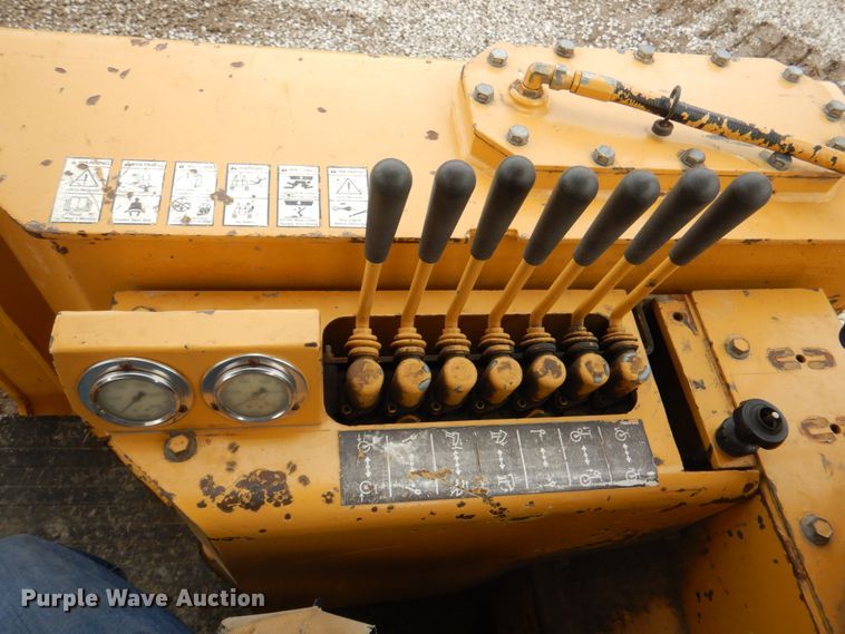 image for item DL0045 1998 Vermeer P185  cable plow