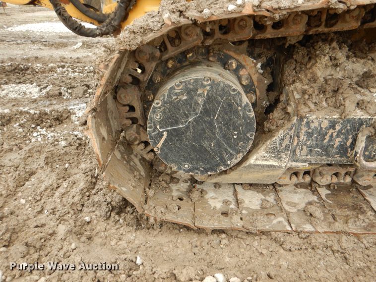 image for item DL0045 1998 Vermeer P185  cable plow