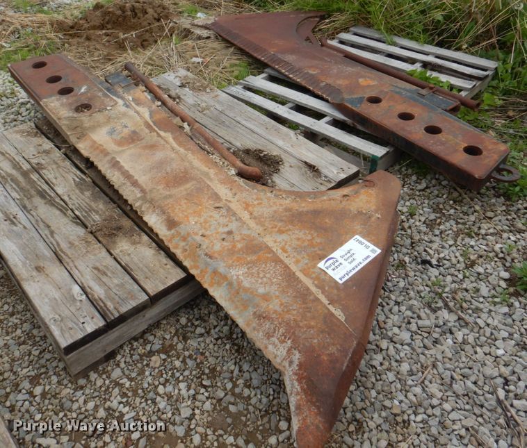 image for item DL0047 (2) vibratory cable plow blades