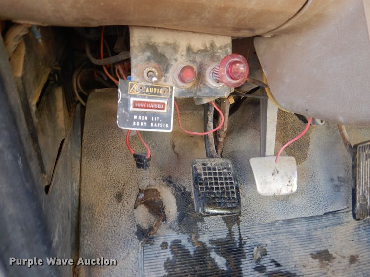 image for item DL2178 1987 Ford FT8000  dump truck