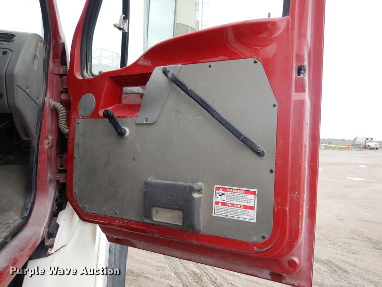 image for item DL8024 2000 Sterling L9500  ready mix truck