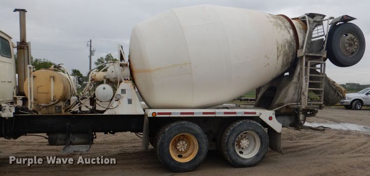 image for item DL8024 2000 Sterling L9500  ready mix truck