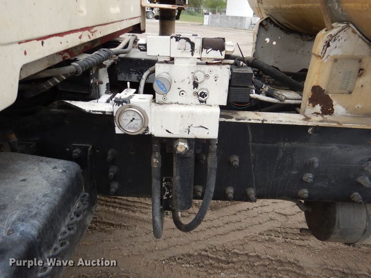 image for item DL8024 2000 Sterling L9500  ready mix truck