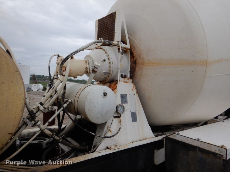 image for item DL8024 2000 Sterling L9500  ready mix truck