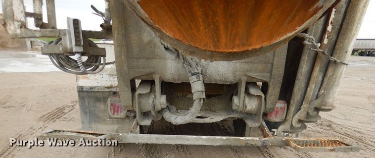 image for item DL8024 2000 Sterling L9500  ready mix truck