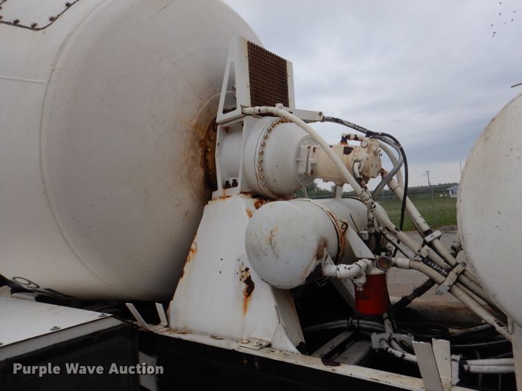 image for item DL8024 2000 Sterling L9500  ready mix truck